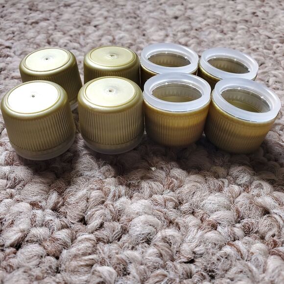 18mm Gold Tamper Evident Plastic Ribbed Easy Open Caps Wholesale Pack of 8 - Picture 1 of 3